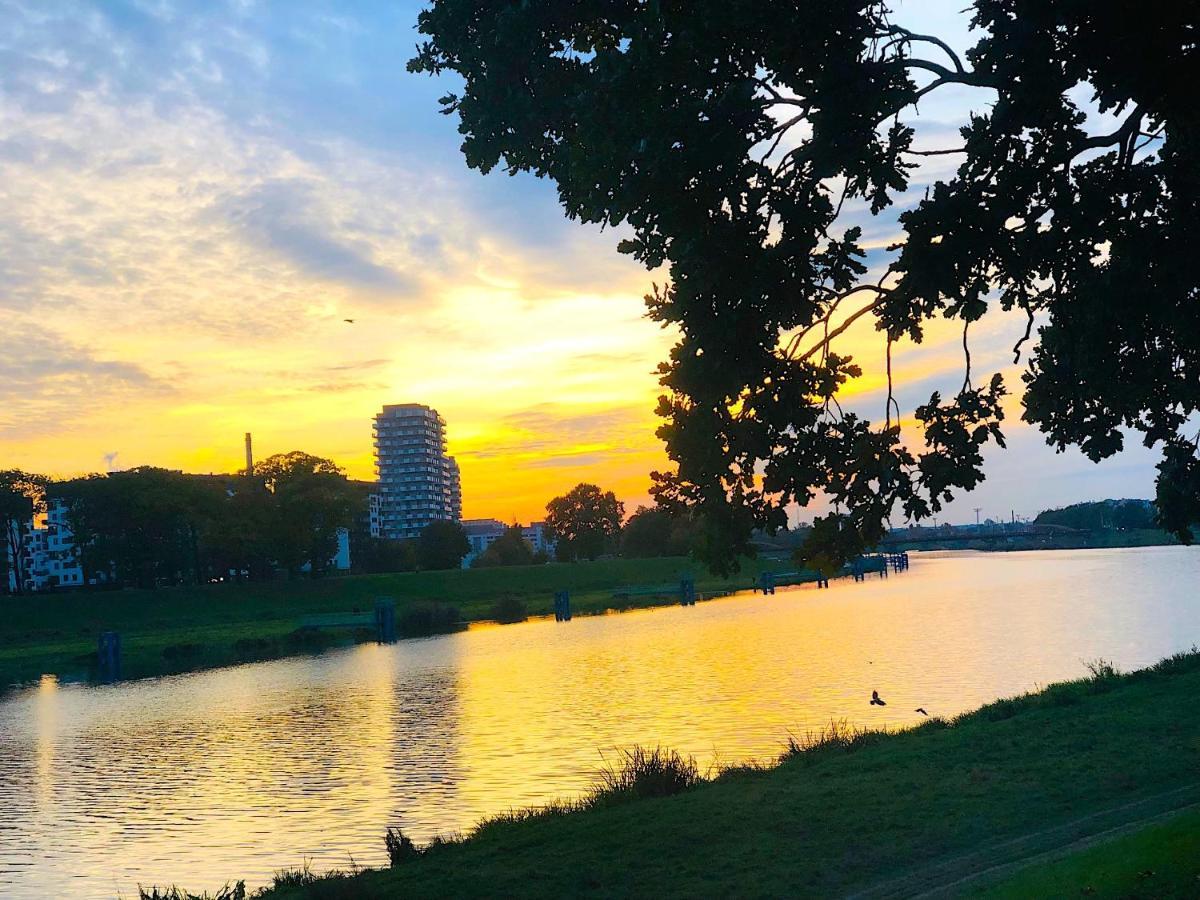 Z Tarasem I Widokiem Na Odre Wroclaw